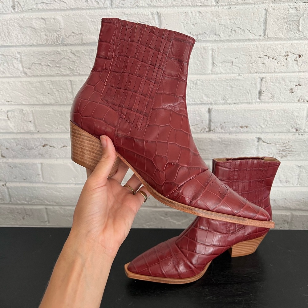 SCHURZ - The Briani Boot in crocodile embossed leather.